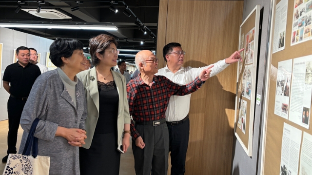 2000余幅速寫畫作描繪藝術人生！沈啟鵬速寫作品展暨新書首發(fā)式舉行